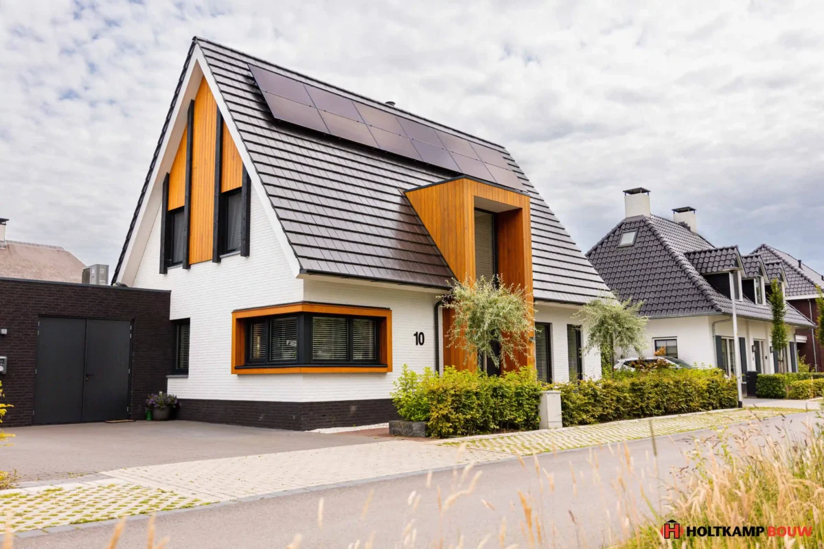 Vrijstaand huis met oprit, garage en verzorgde voortuin