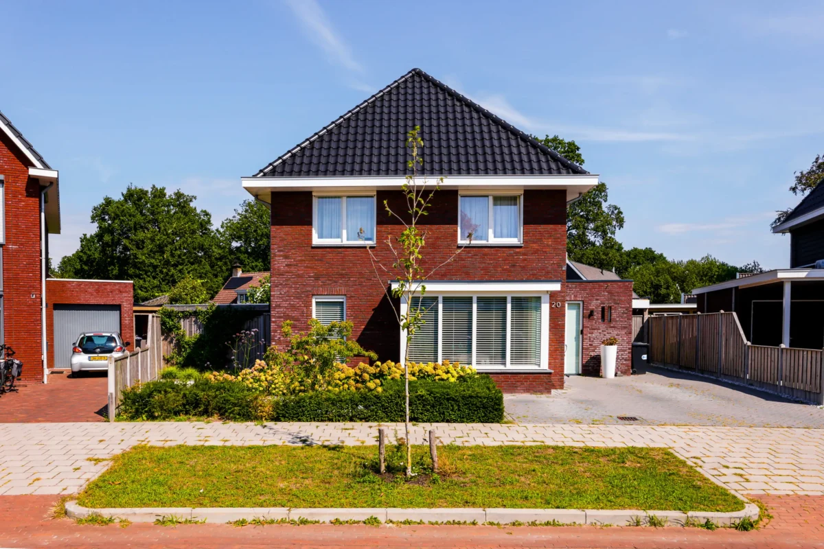 Tijdloos wonen met een krachtige uitstraling voorkant