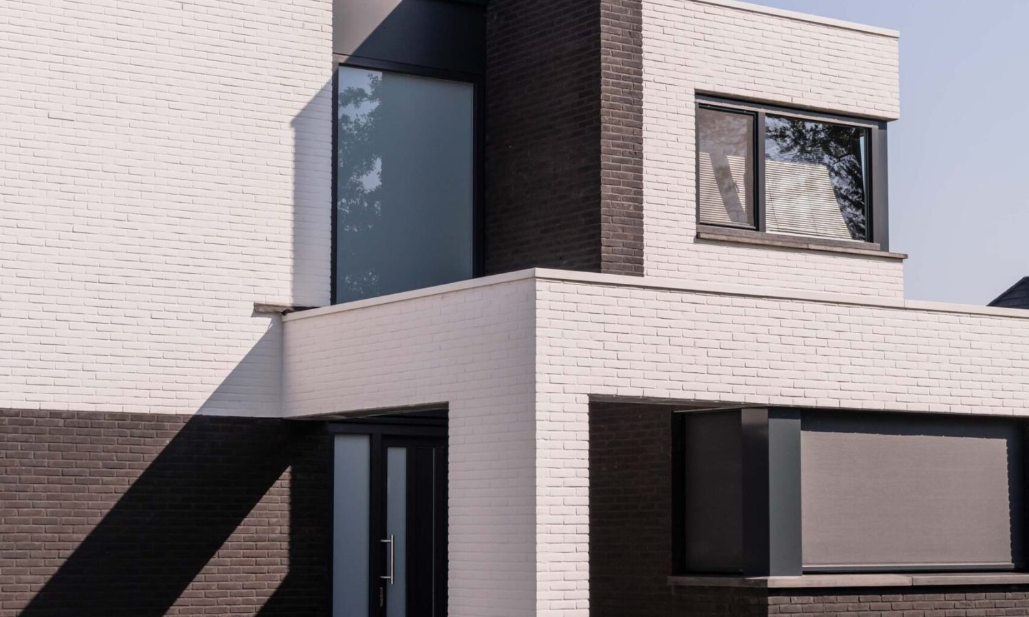 Voorzijde woning, breedte gesitueerd